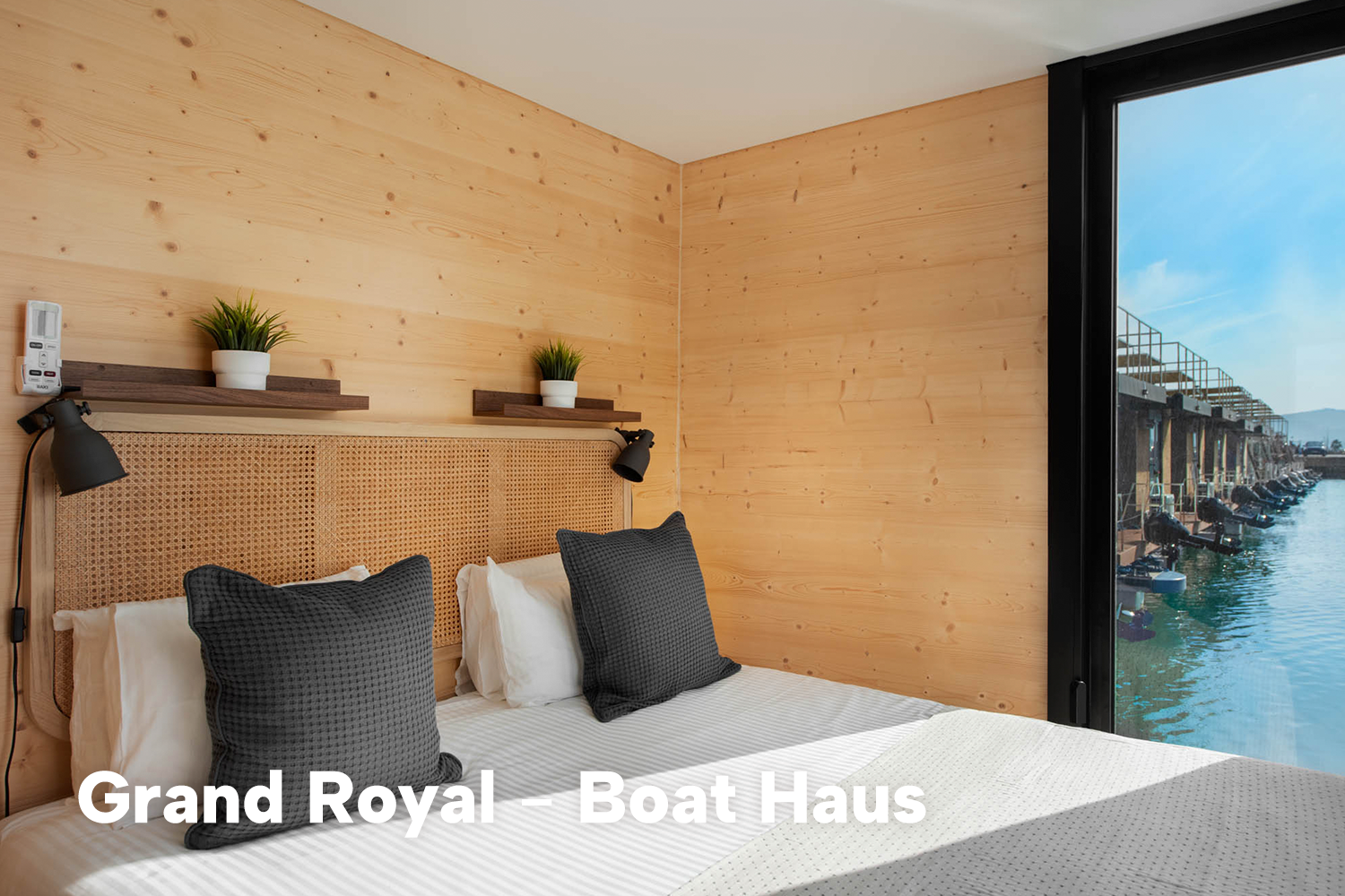 foto: 7 Boat Haus Mediterranean 12X4,5 ROYAL Houseboat