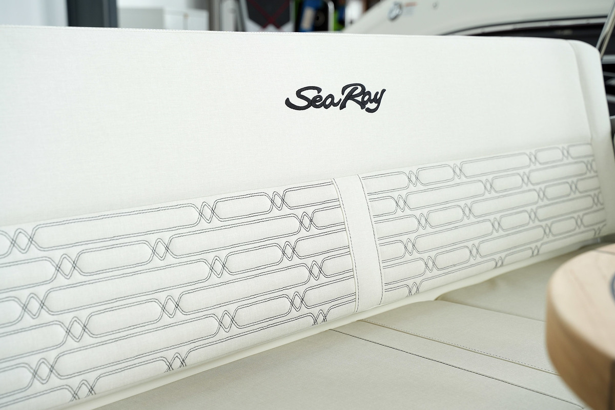 foto: 32 Sea Ray SPX 210 (nieuw Model 2024)