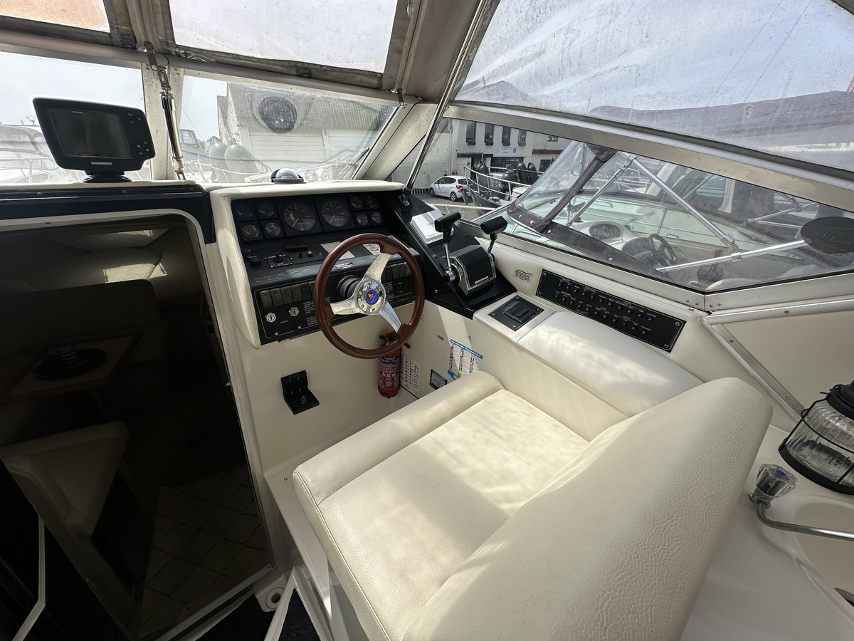 foto: 22 Bayliner 3055 Sunbridge