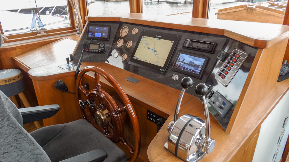 foto: 32 Luxe Motor 16.20 Deckhouse