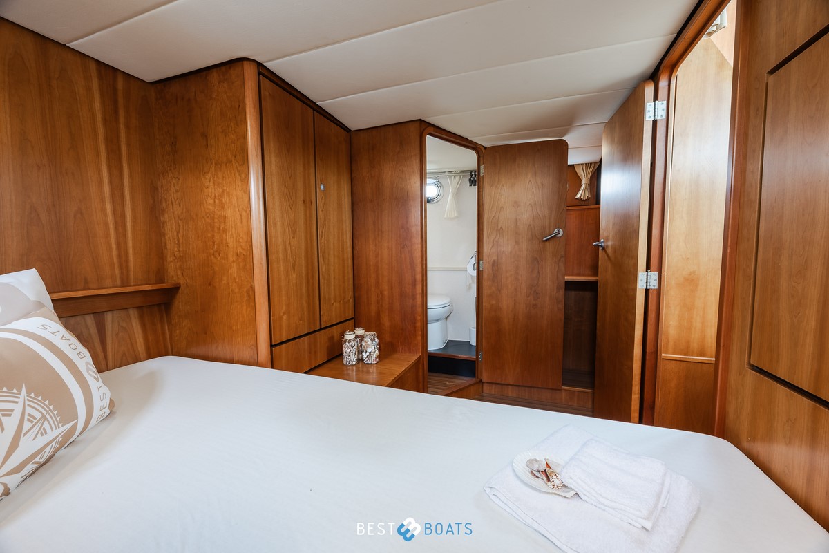 foto: 33 Linssen Grand Sturdy 34.9 AC