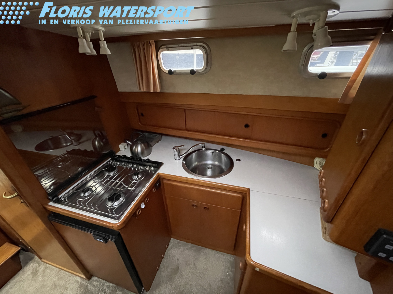 foto: 13 Valkkruiser 1200 Flybridge