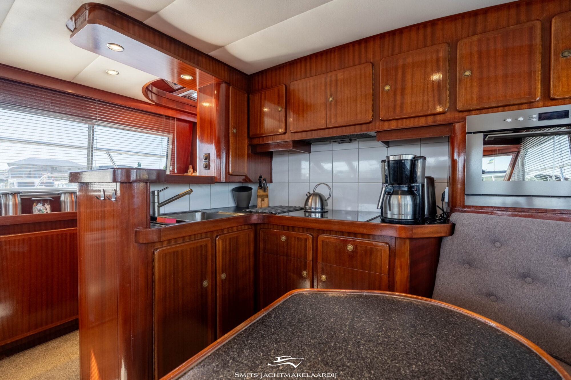 foto: 56 Van der Valk Valk Vitesse 54 Stabilizers