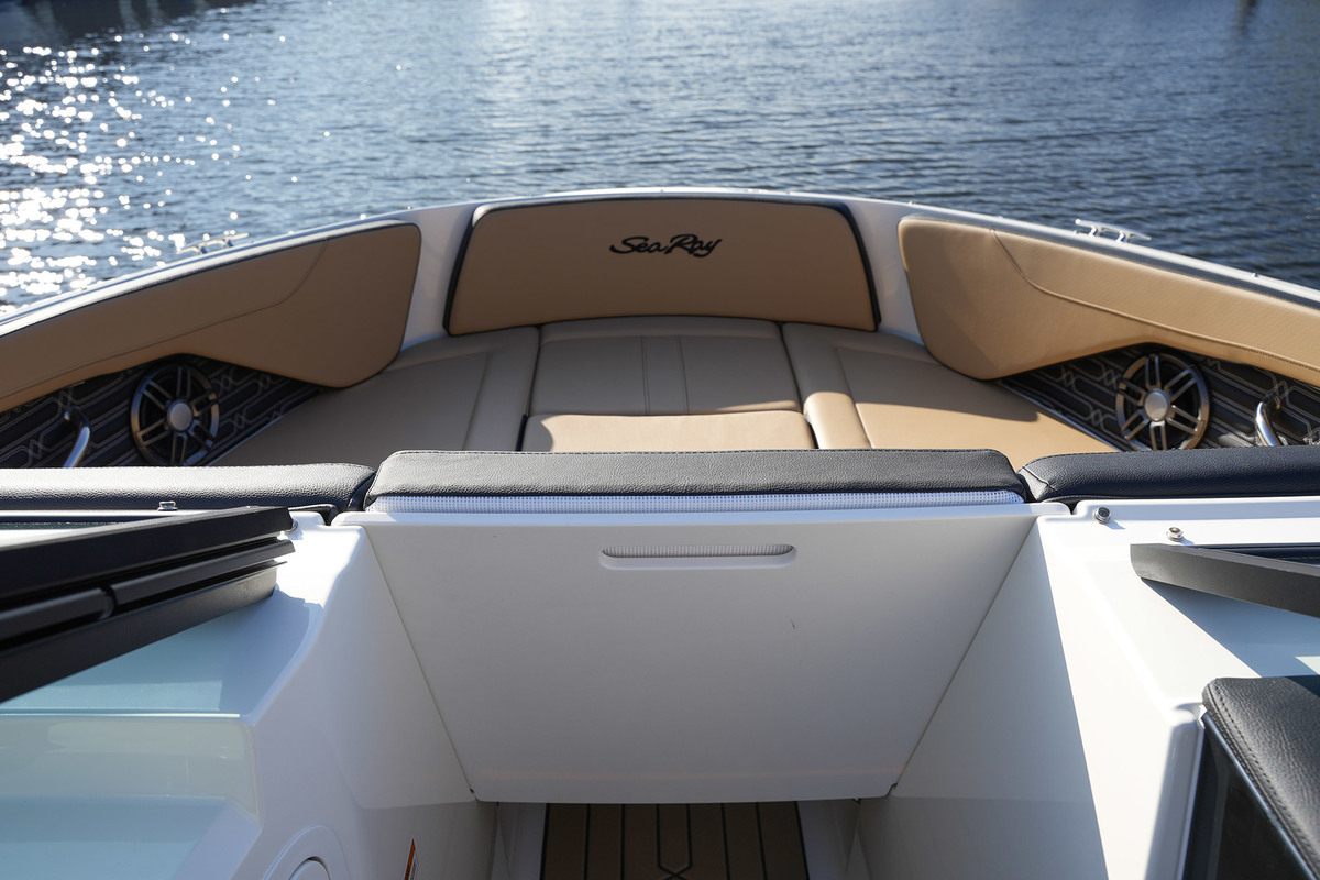 foto: 35 Sea Ray SPX 210