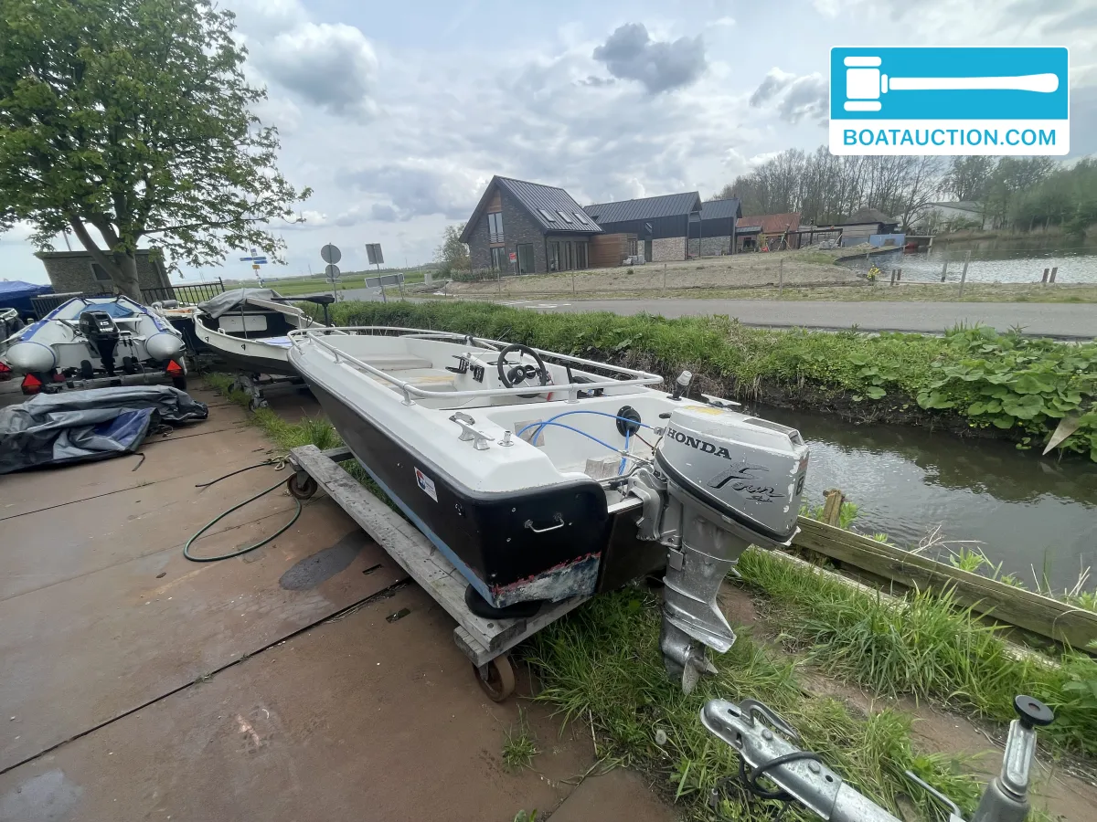 foto: 12 Speedboot 410