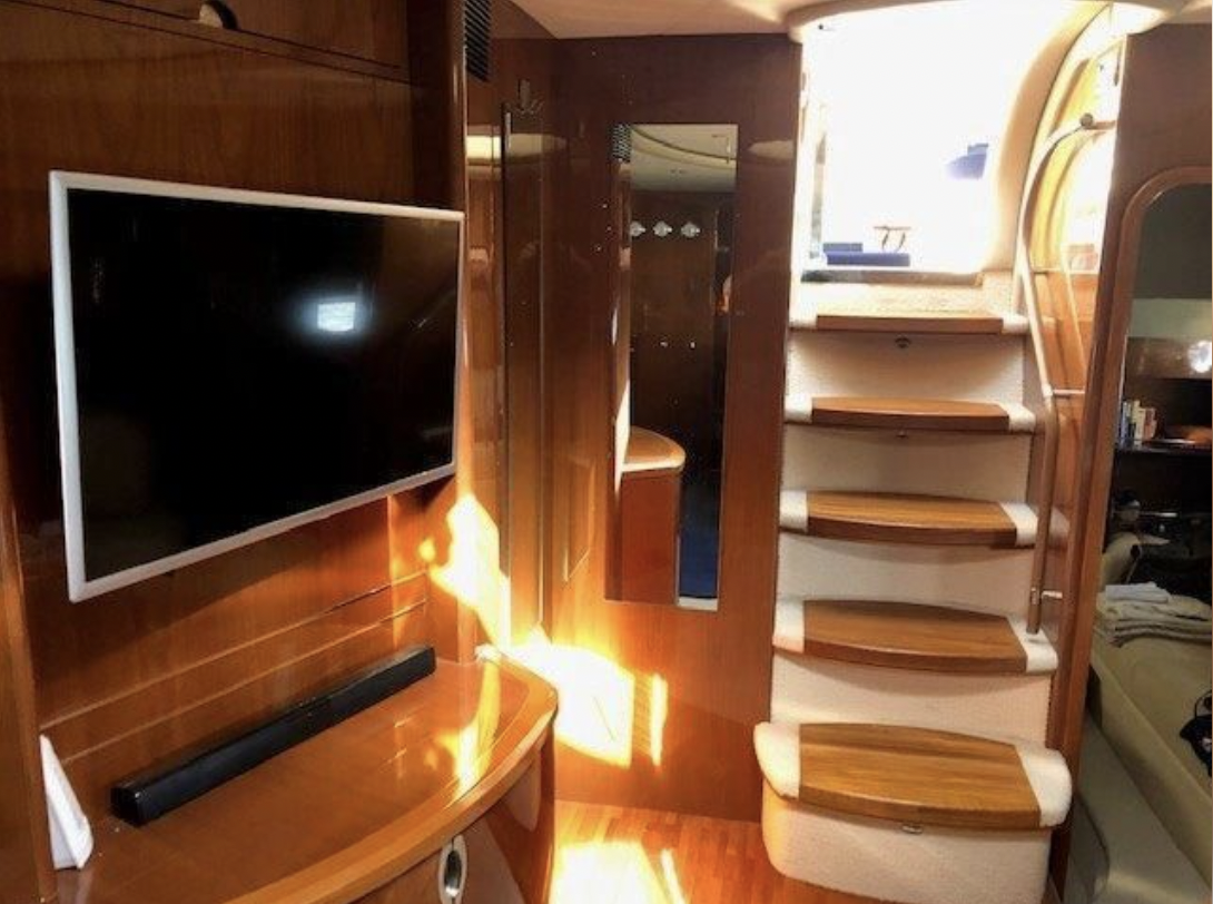 foto: 11 Princess V 58 HT