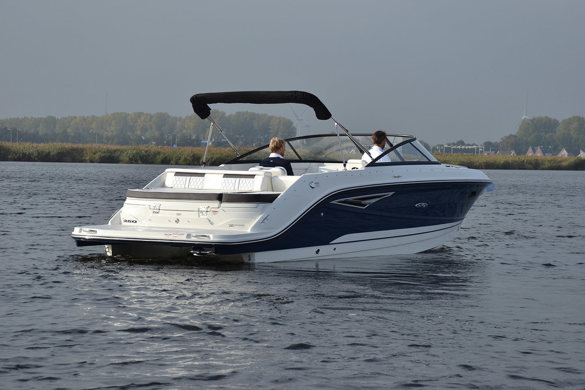 foto: 87 Sea Ray Sun Sport 250