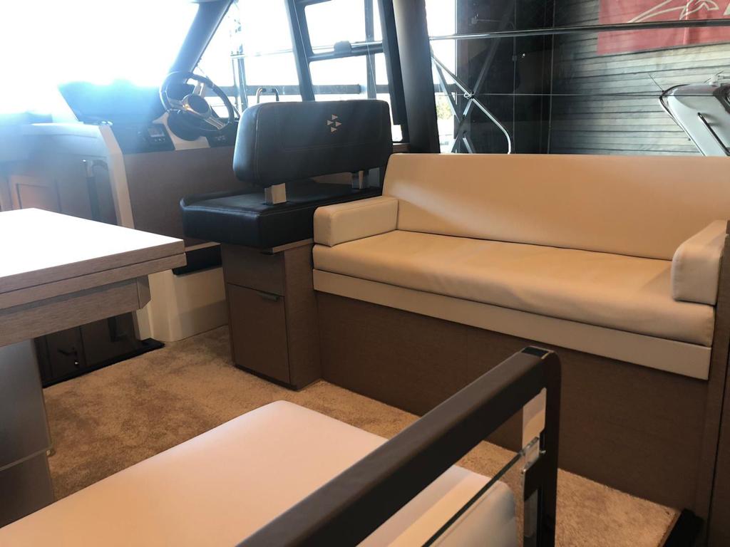 foto: 13 Prestige 420 Fly