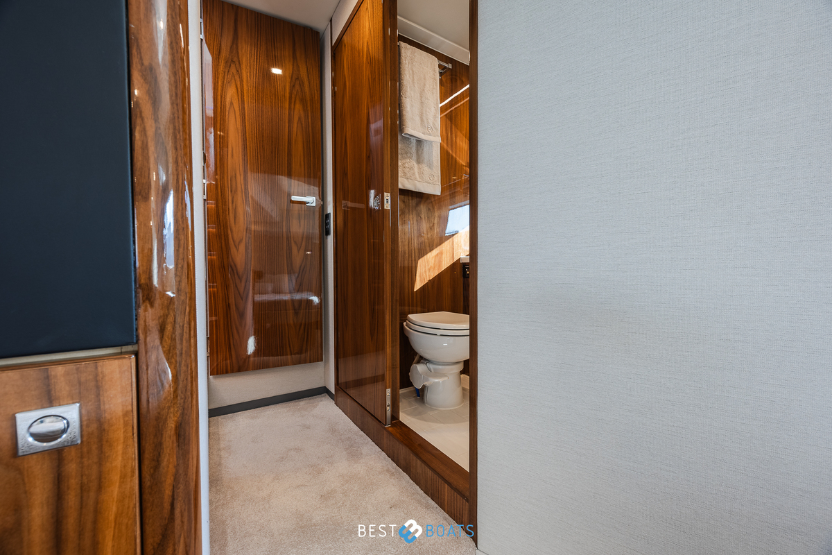 foto: 45 Riviera 4600 SPORT YACHT-PLATINUM EDITION