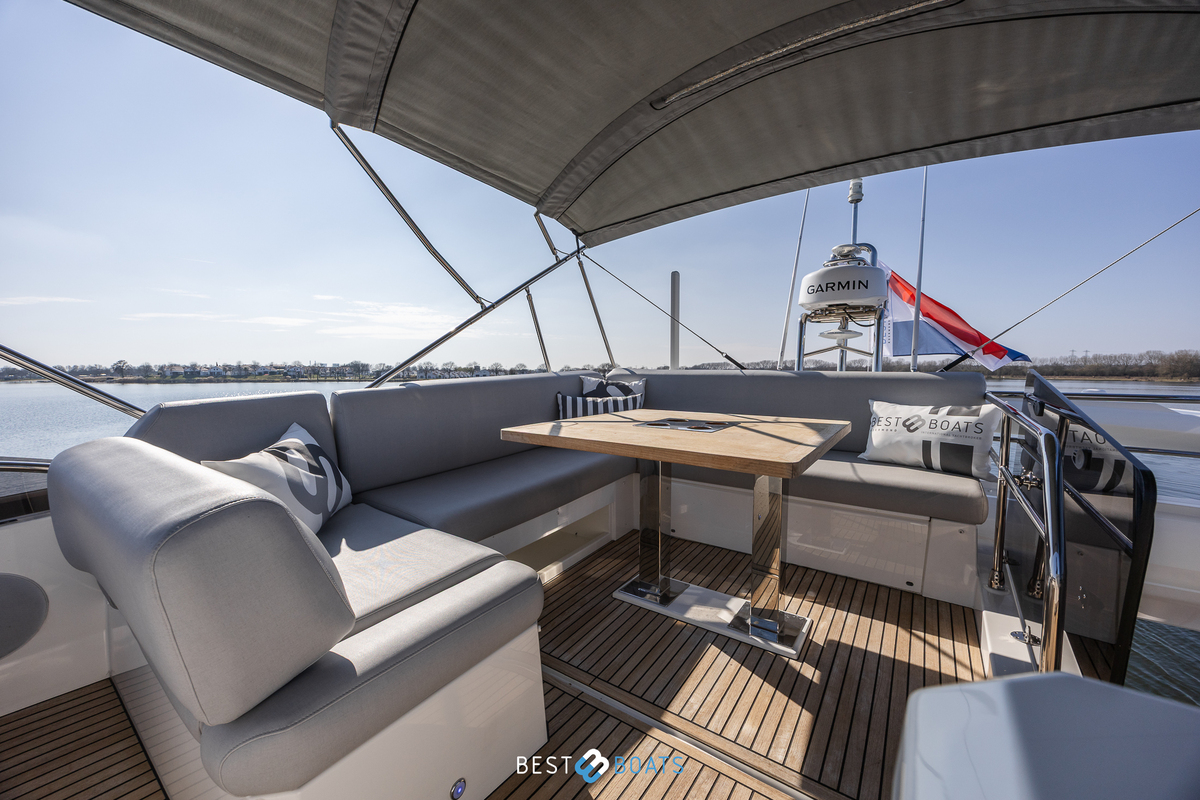 foto: 56 Prestige 520 FLY