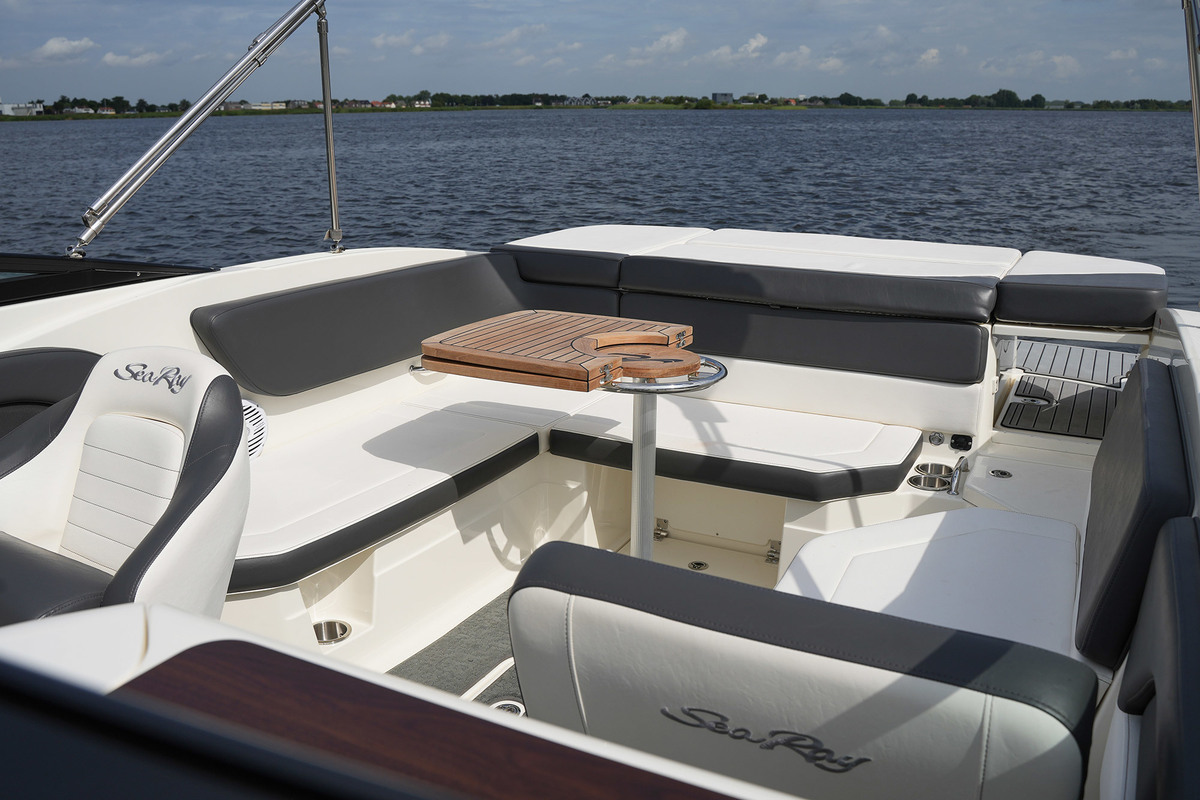 foto: 36 Sea Ray  SPX 230