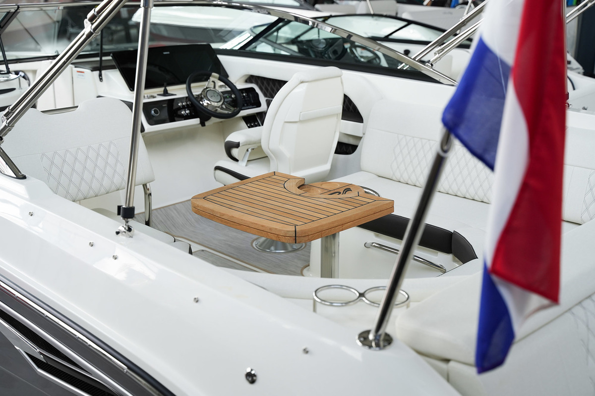 foto: 67 Sea Ray SLX 250