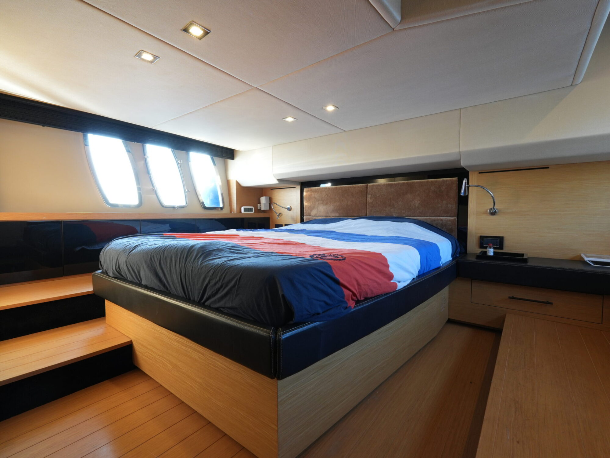 foto: 121 Sessa Sessa C46 HT IPS