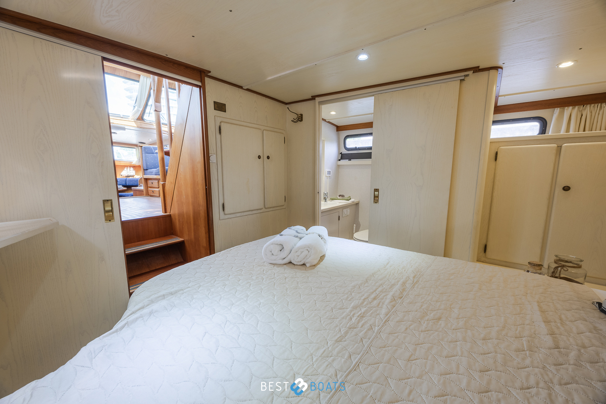foto: 35 Linssen 37 SE