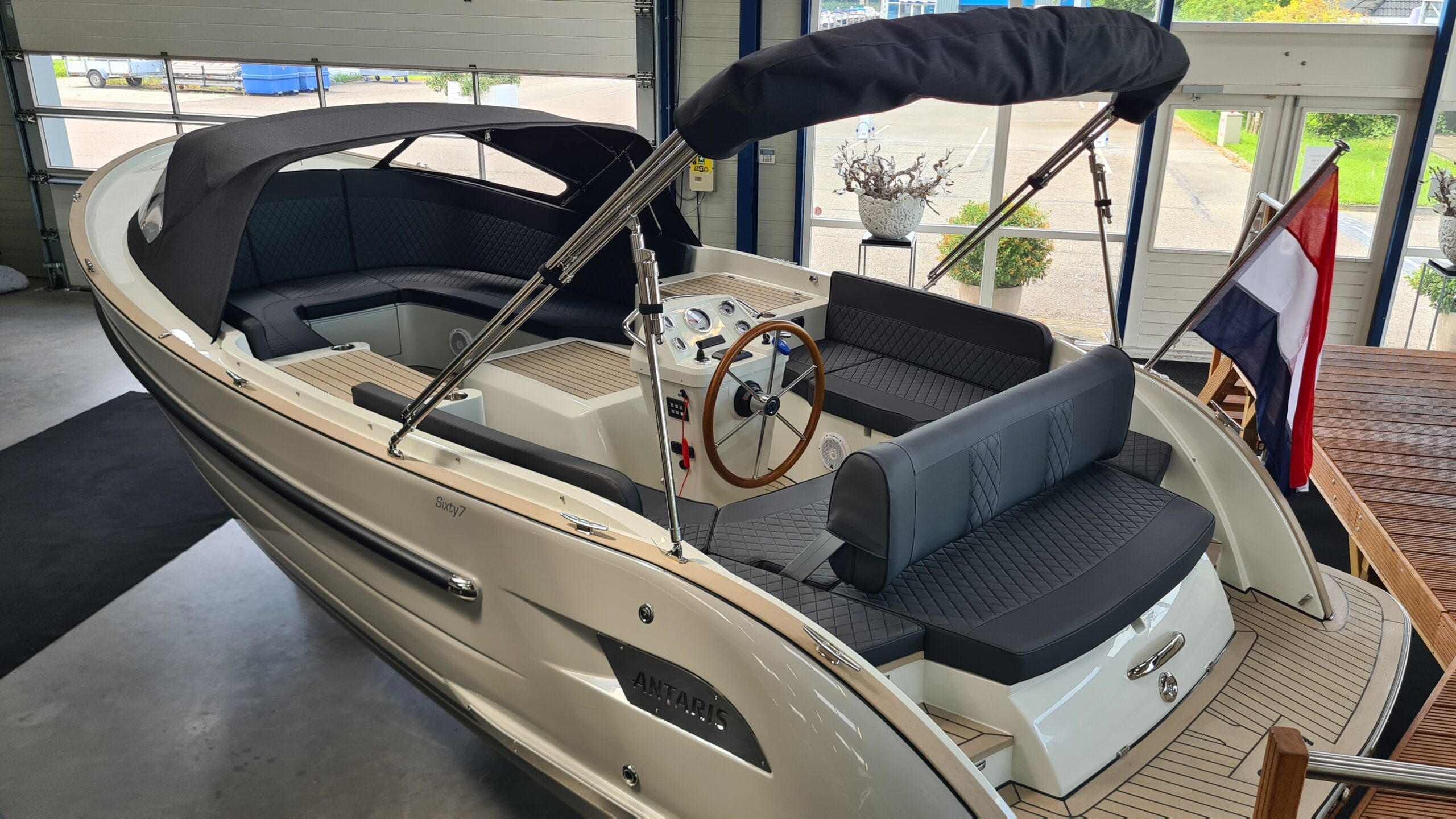 foto: 5 Antaris Sixty7 (op voorraad)
