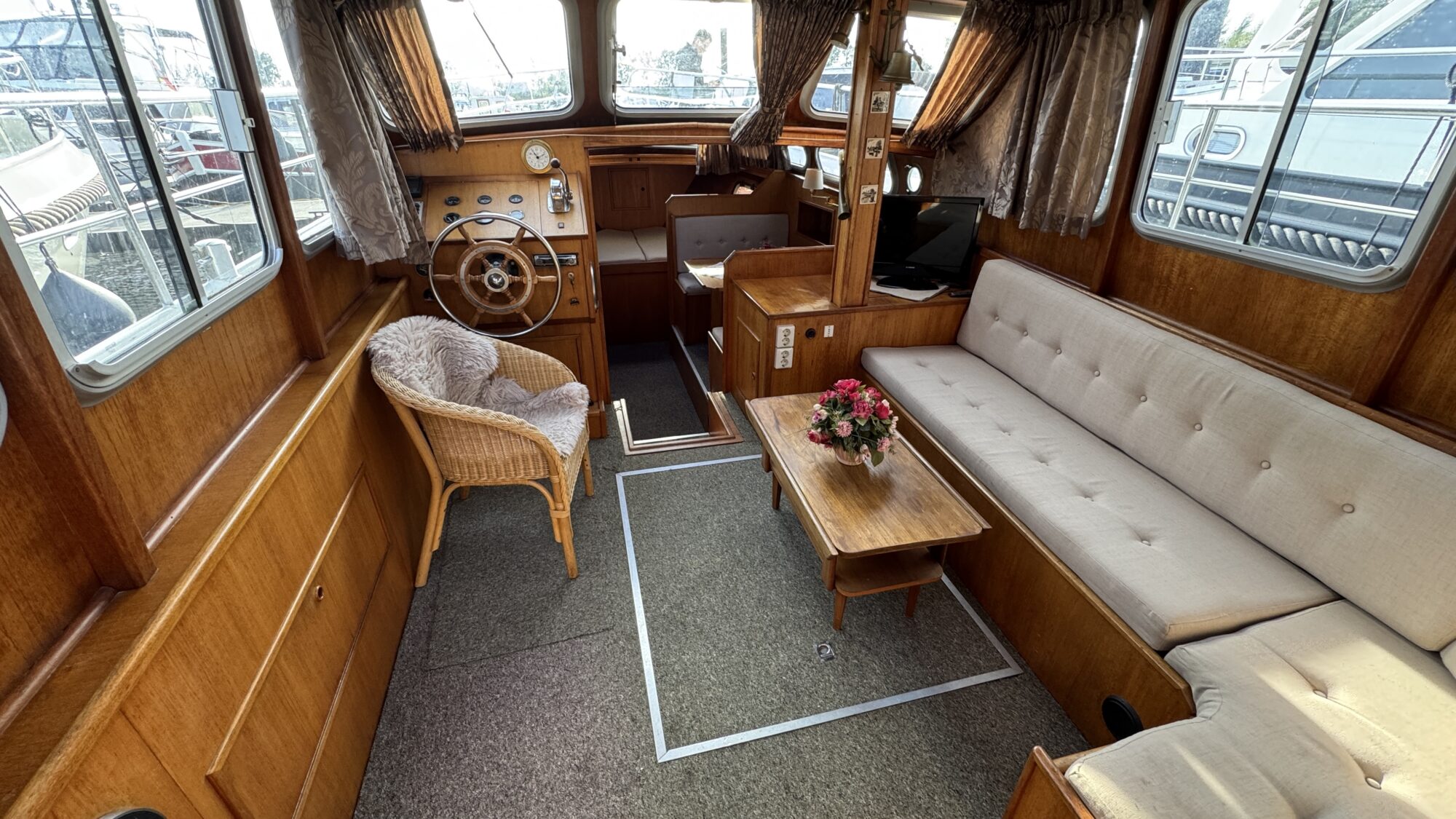 foto: 24 Valkkruiser Valkkruiser 11.00 Flybridge