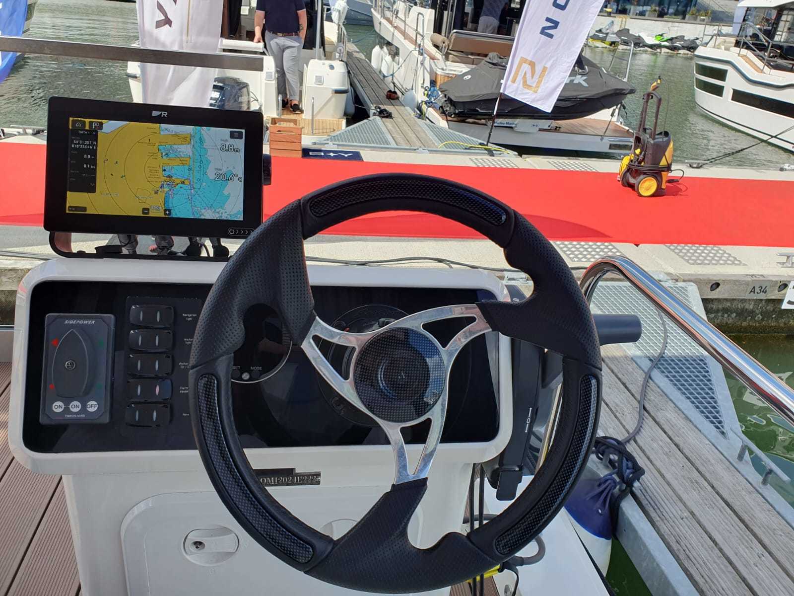 foto: 23 Nomadream Cat-House 1200 Double Decker Houseboat