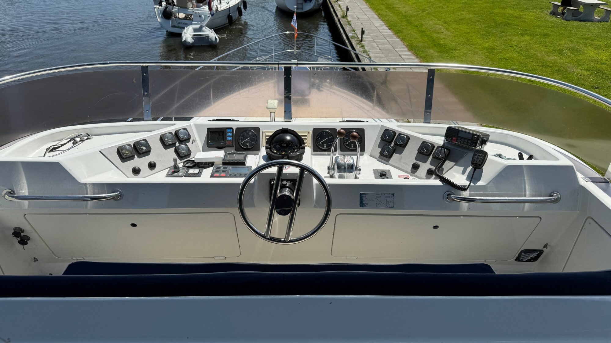 foto: 26 Whitewater Whitewater Wolfe 46 Flybridge