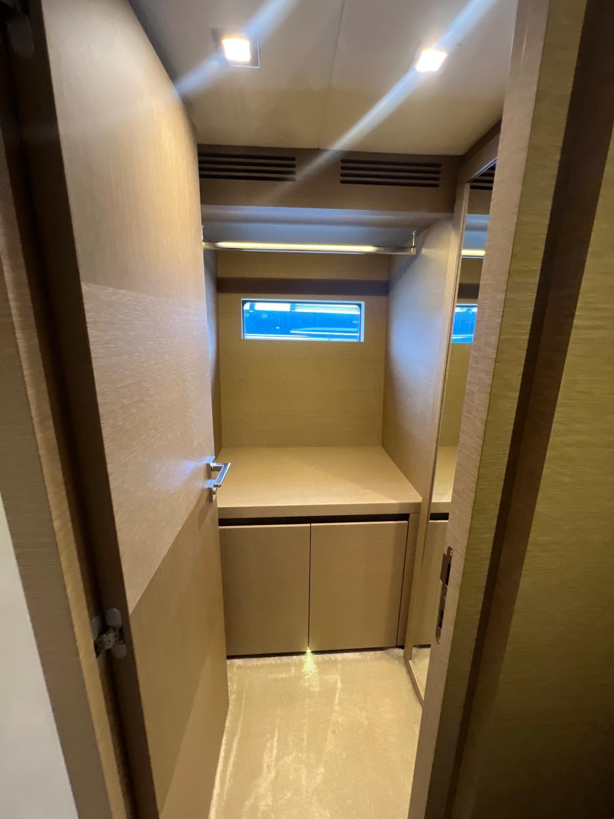 foto: 11 Prestige 750