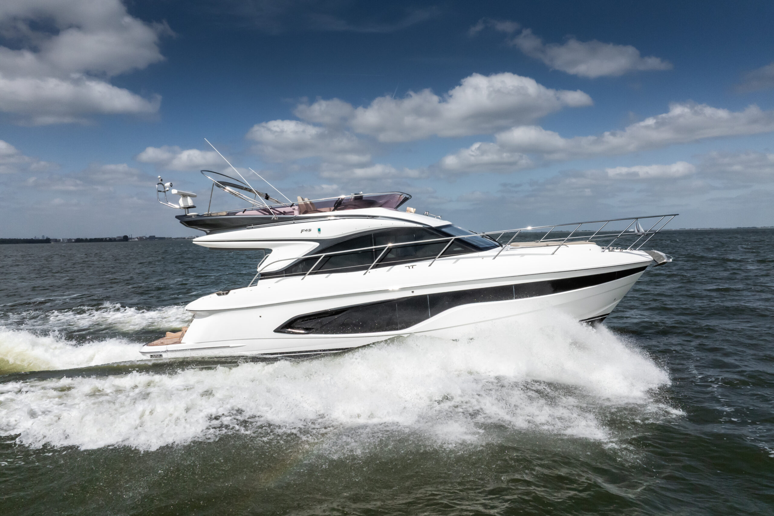 foto: 40 Princess F45