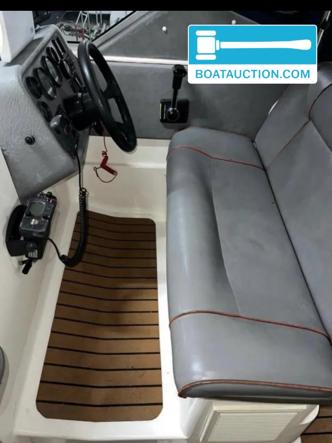 foto: 16 Sealine 215