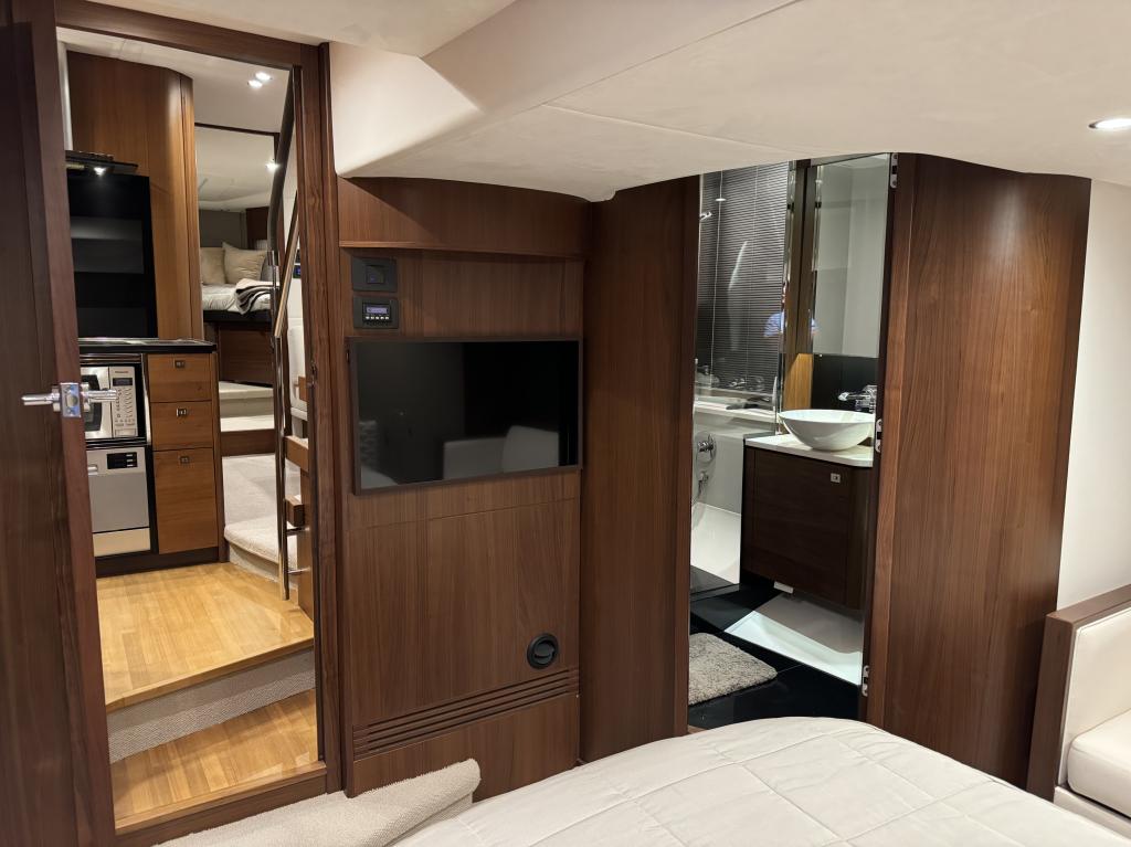 foto: 21 Princess V 48