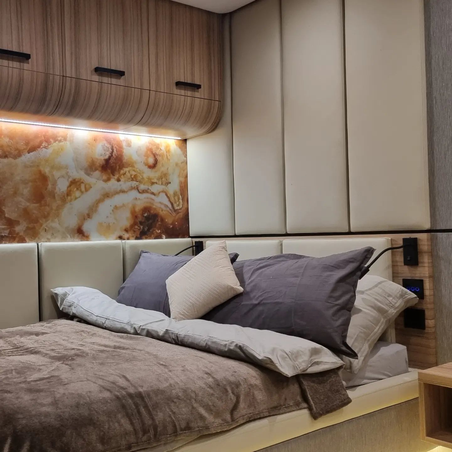 foto: 18 Perla E-vision 42