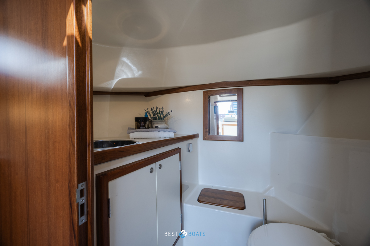 foto: 15 Interboat Intercruiser 27 Cabin