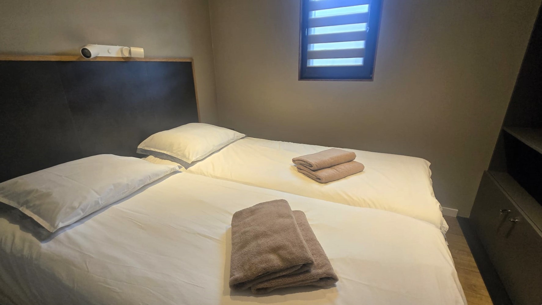 foto: 33 Castalia Evt. Met Koopligplaats Special Houseboat 1460 X 500