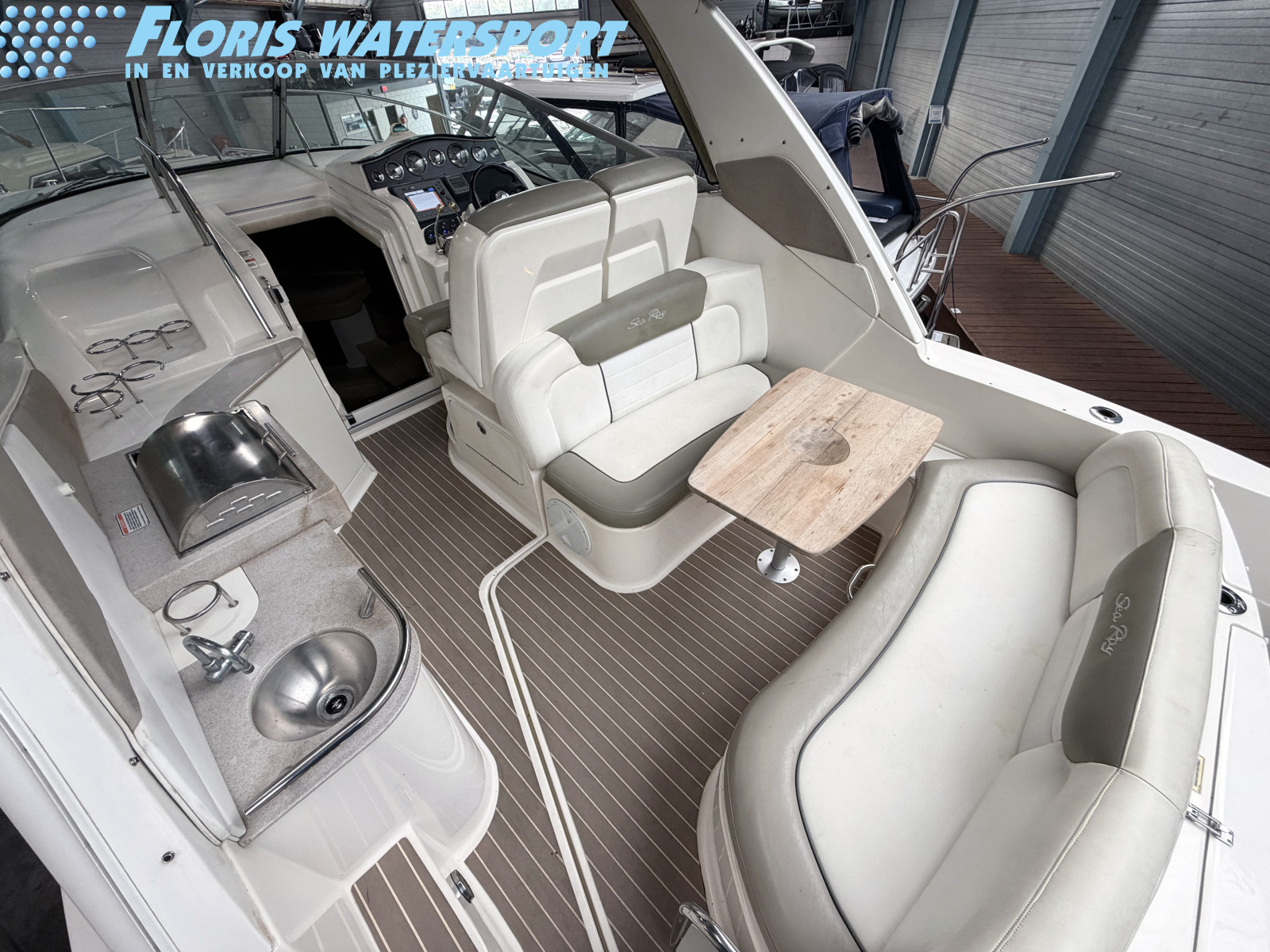 foto: 13 Sea Ray 335 Sundancer