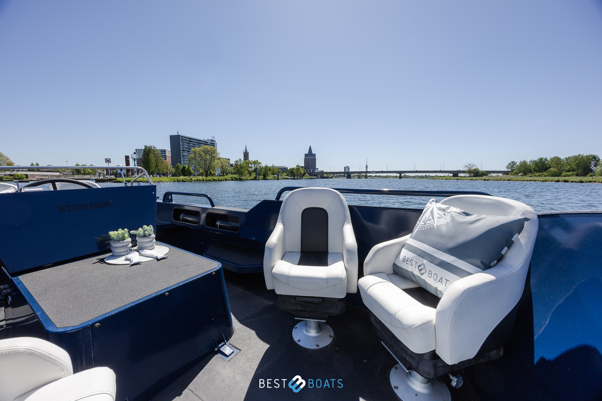 foto: 19 Stormer marine Tender R75