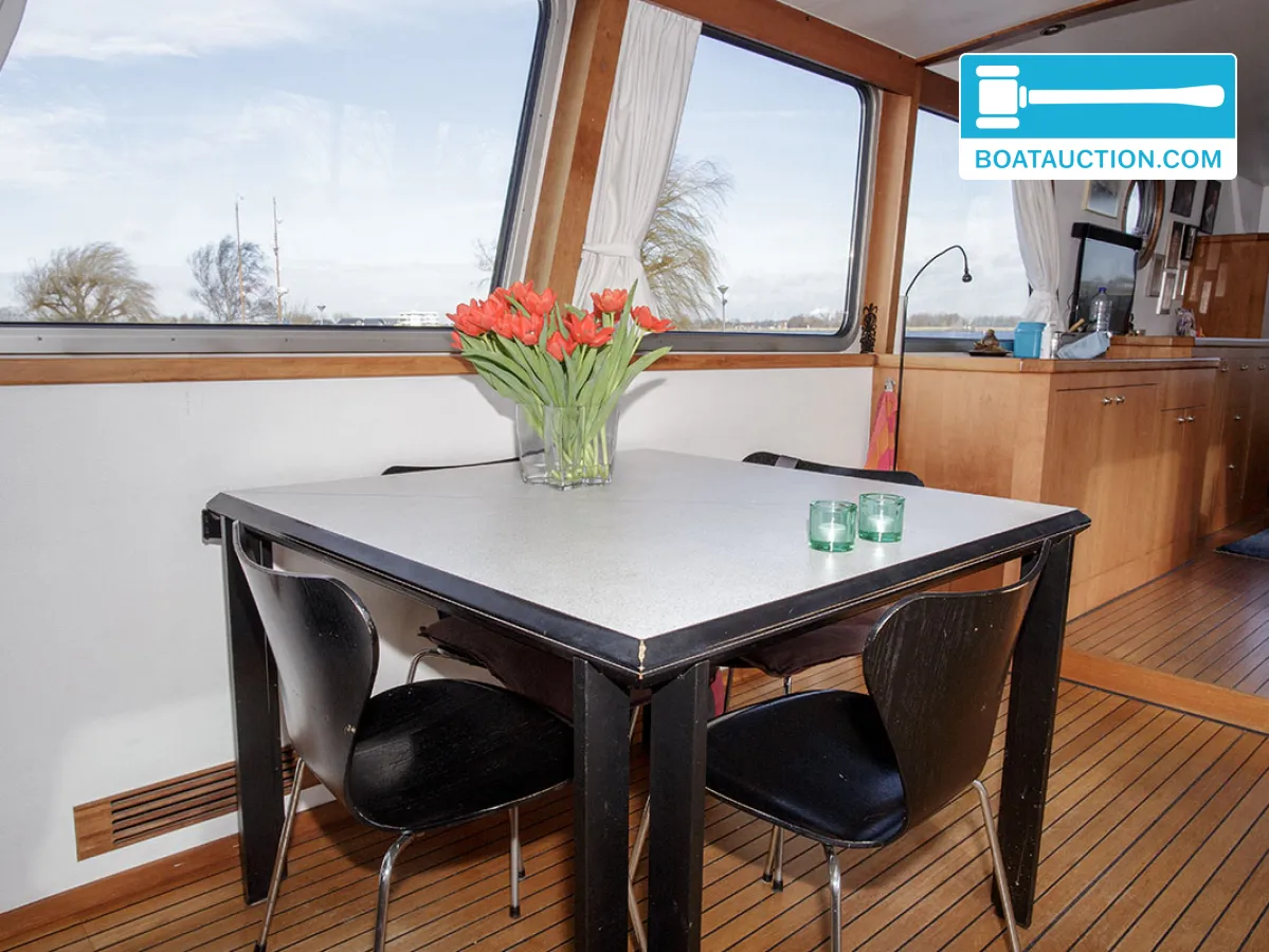 foto: 57 Bateau de patrouille 2300