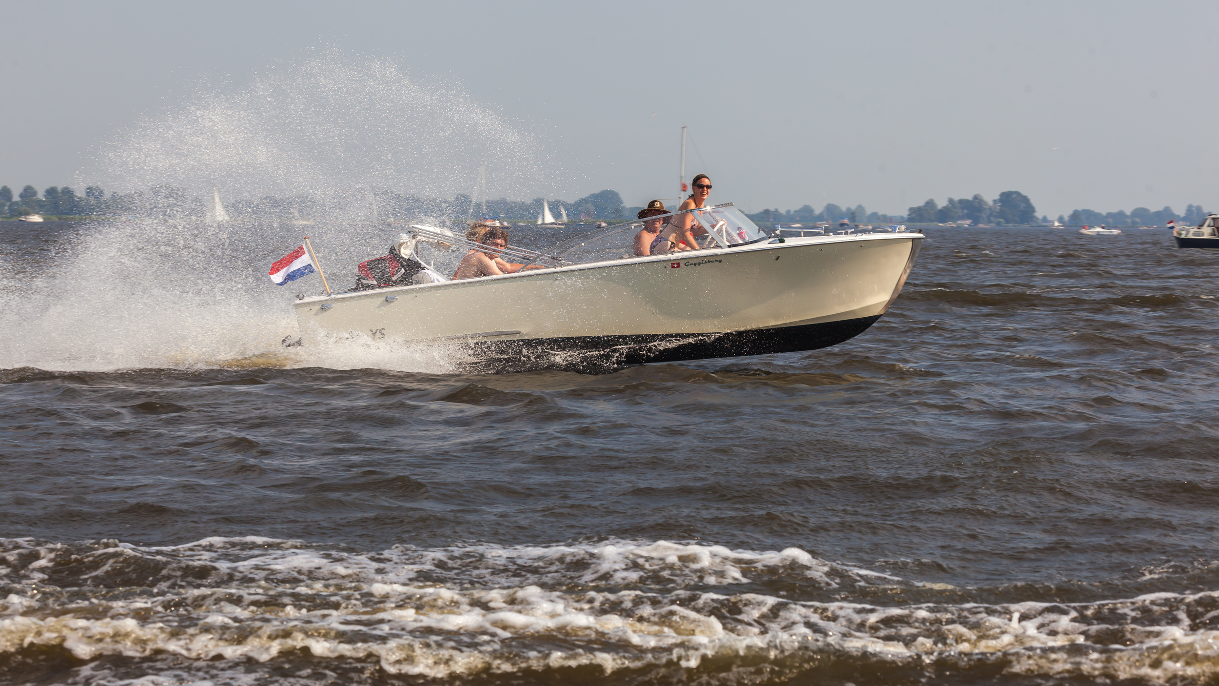 foto: 19 Guggisberg Motorboten Impala Runabout 595