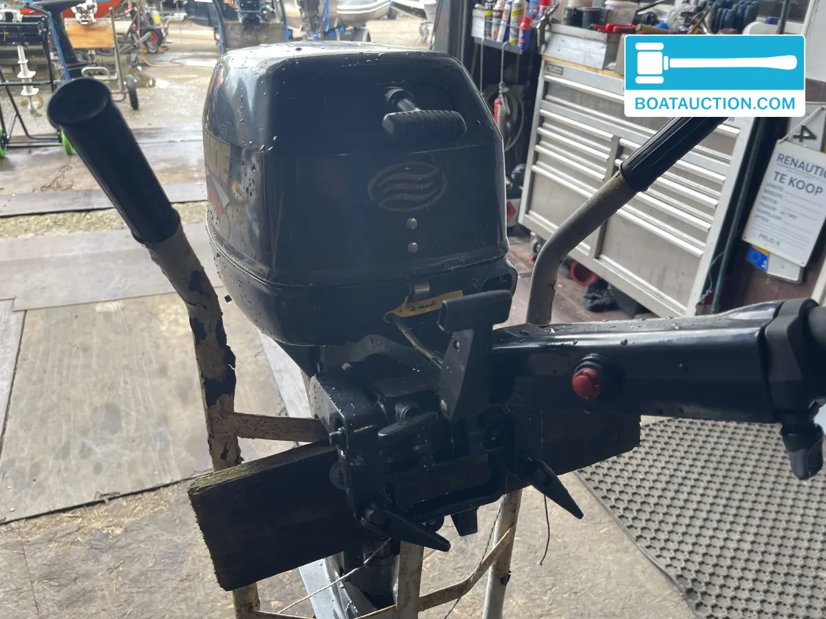 foto: 12 Evinrude buitenboordmotor
