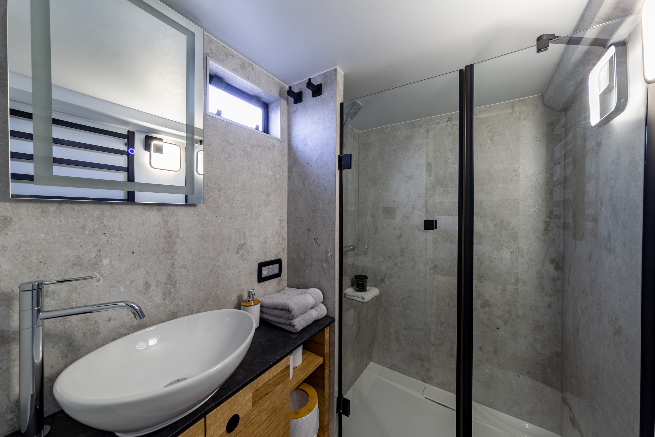 foto: 24 Nomadream Cat-House 1200 Double Decker Houseboat