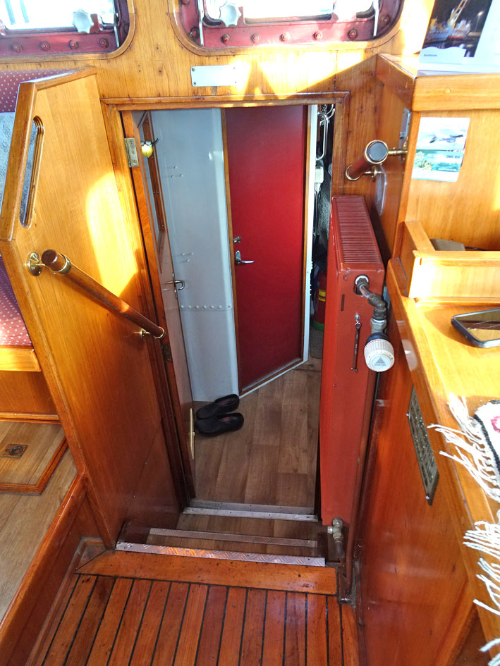 foto: 102 ex Rijkswaterstaat / Varend Woonschip 23.23, CBB Rijn