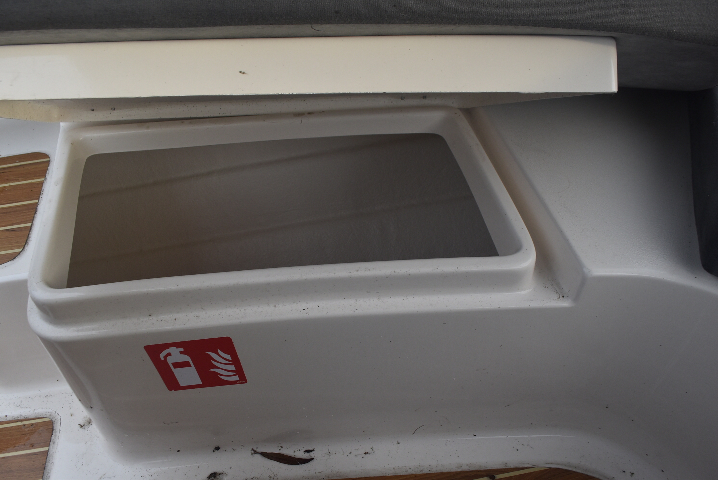 foto: 15 Crescent Allure 517