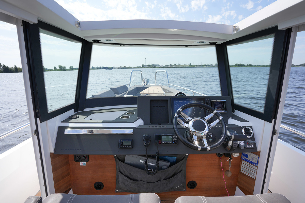 foto: 31 Axopar 28 Cabin
