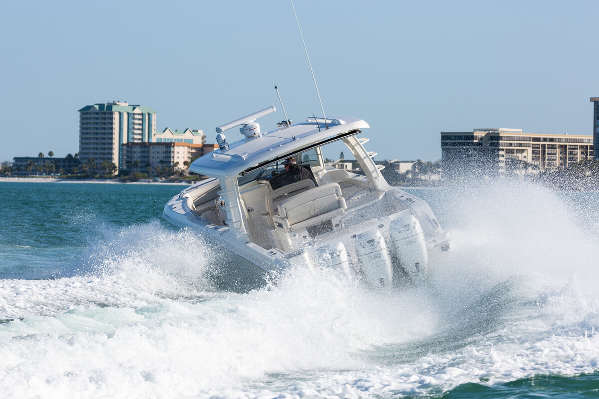 foto: 38 Boston Whaler 350 Realm