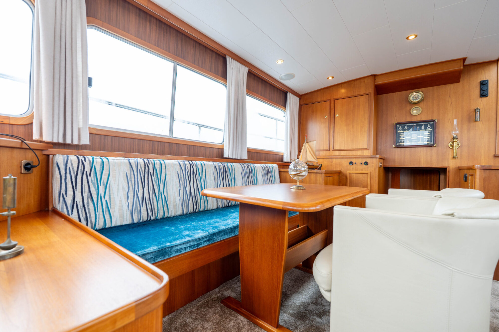 foto: 29 Pieter Beeldsnijder Pieter Beeldsnijder Spiegelkotter 15.00 VS