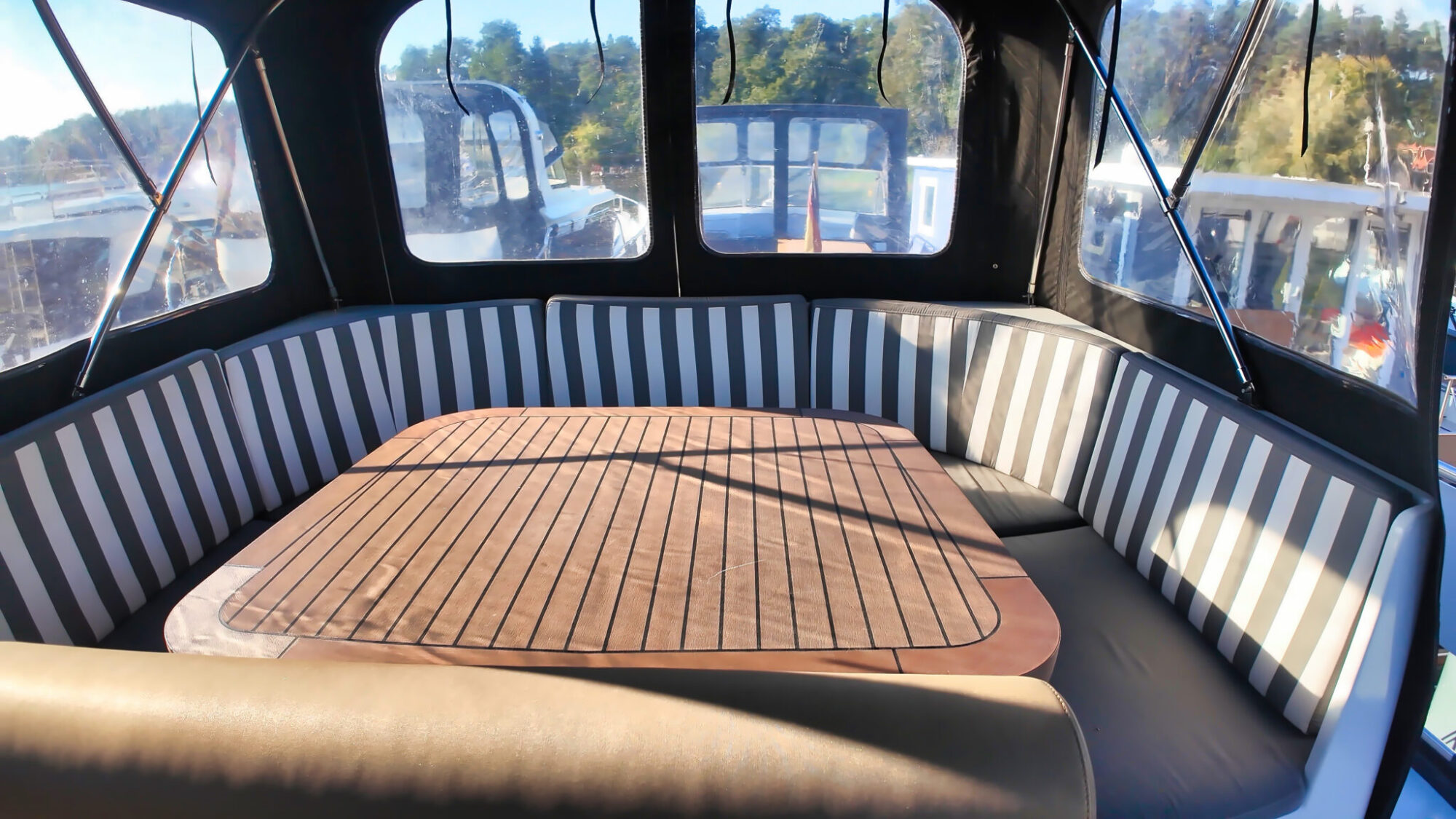 foto: 61 Aventura Aventura 43 AK Cabrio