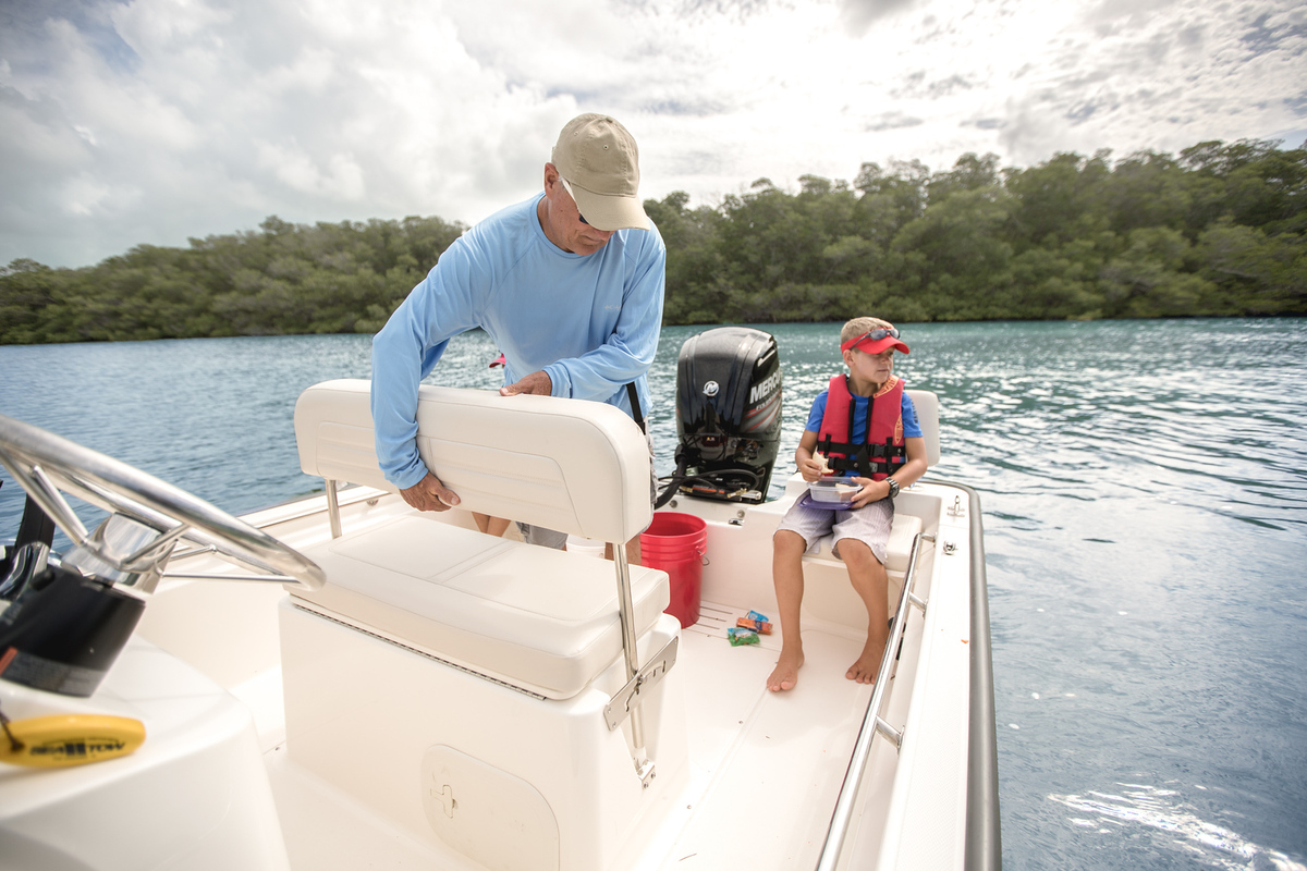 foto: 10 Boston Whaler 170 Montauk