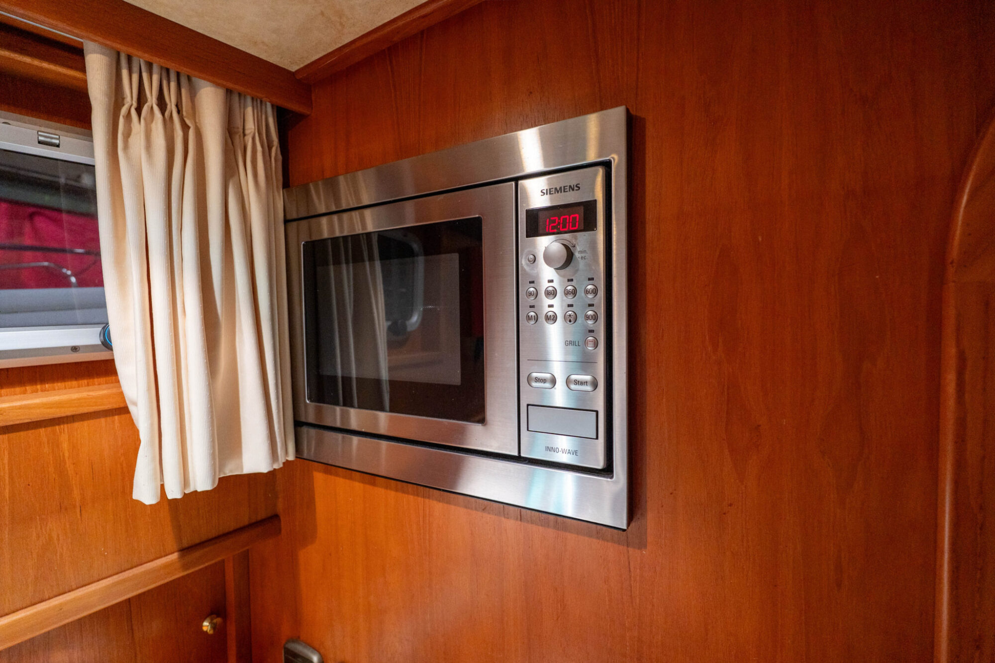 foto: 34 Volker Volker Trawler 13.50 AK Cabrio