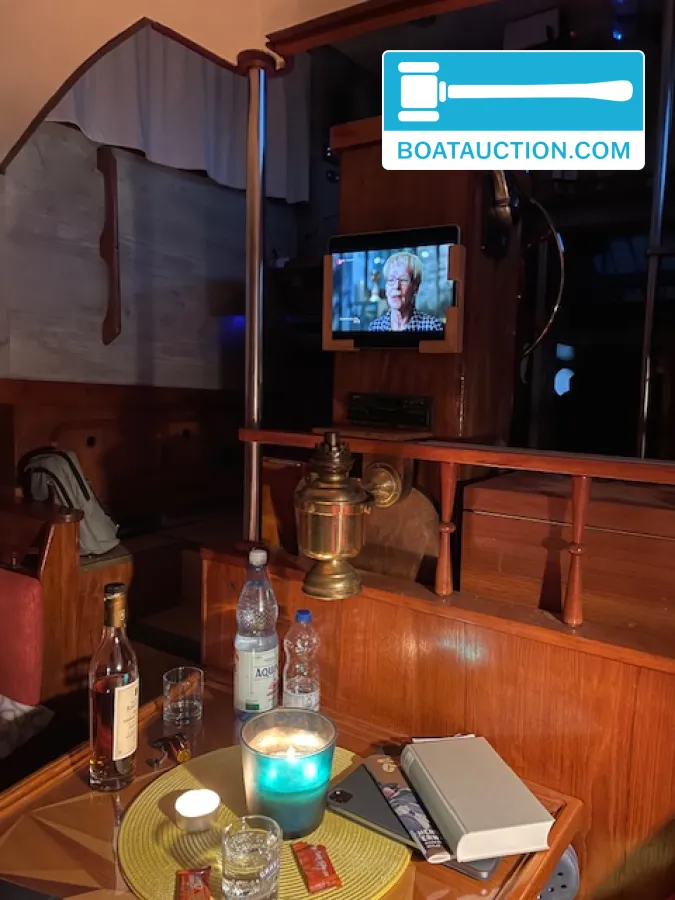 foto: 17 Motorsailor 1100