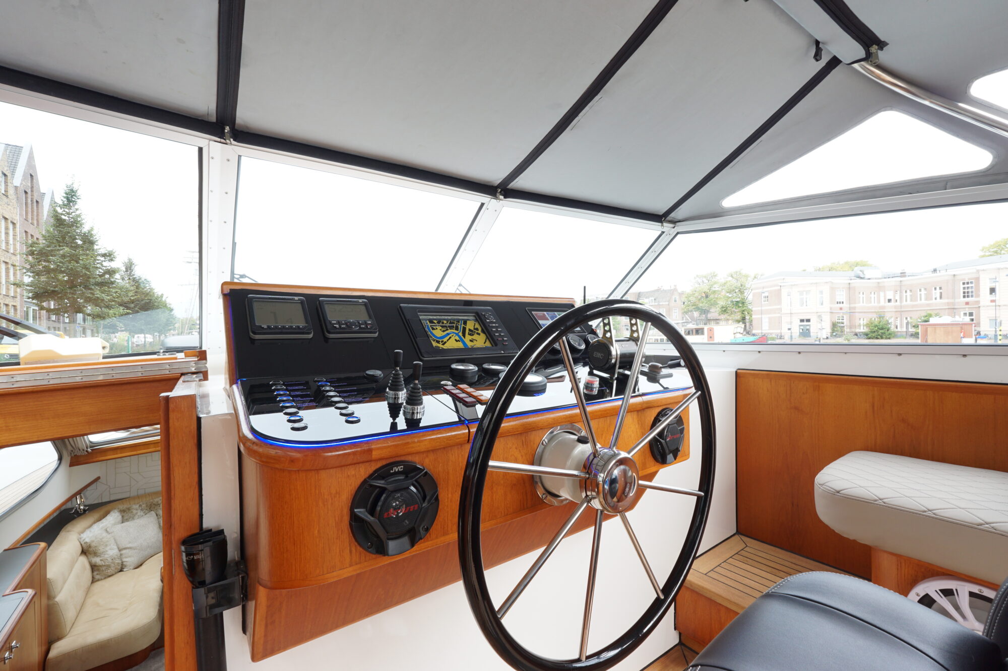 foto: 76 Van der Heijden Van der Heijden 14.00 Dynamic DeLuxe Cabrio