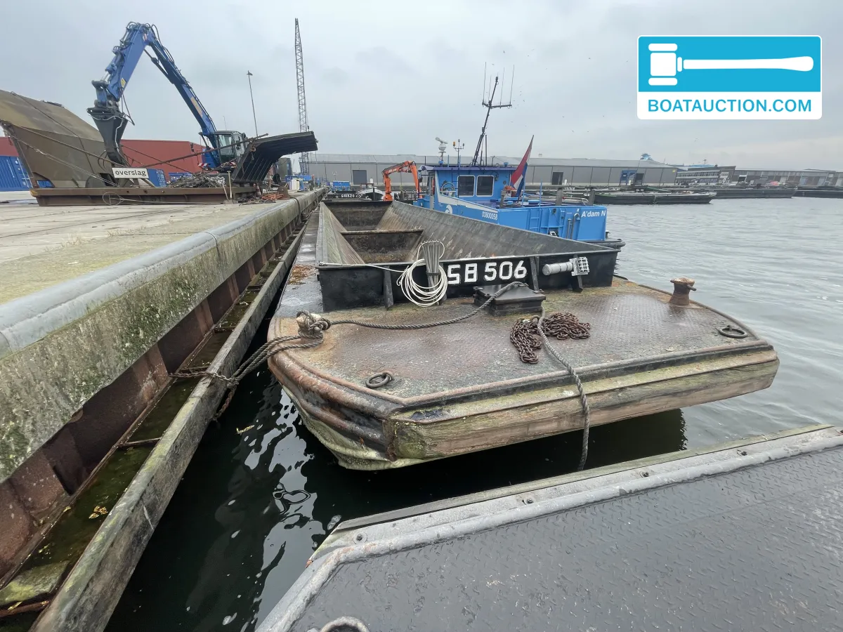 foto: 18 Vrachtduwbak SB506