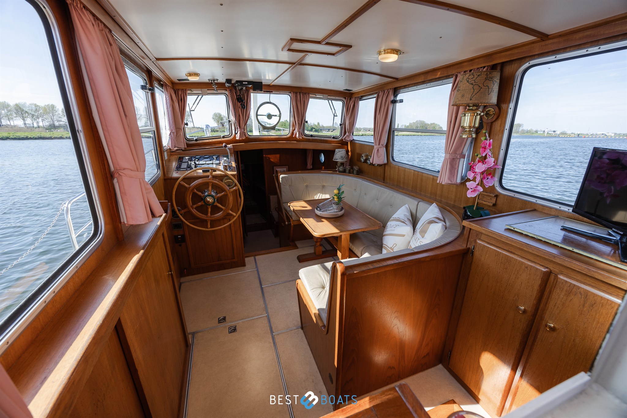 foto: 32 Linssen St. Jozef 1050 Salon