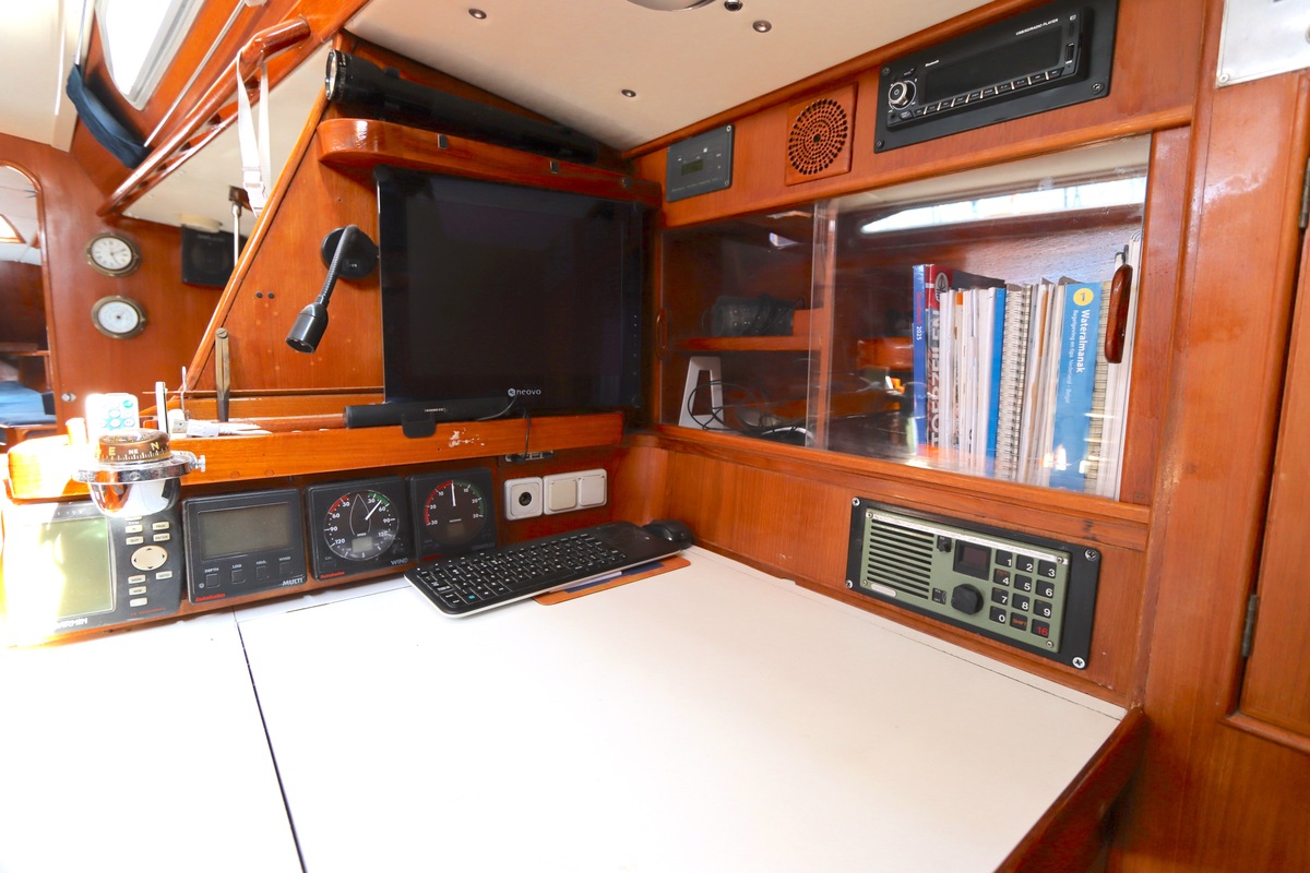 foto: 28 Holman & Pye Red Admiral 36