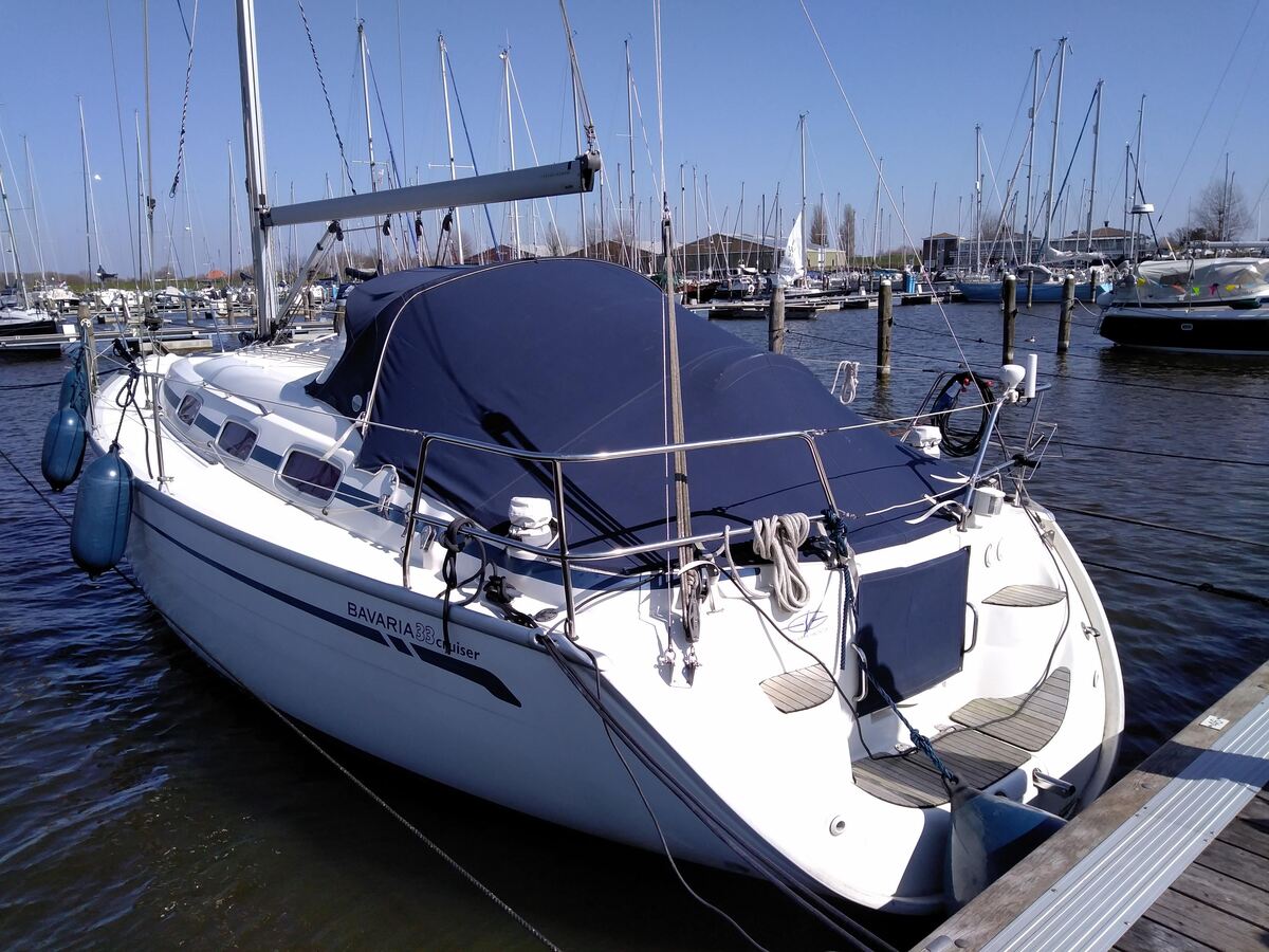 foto: 23 Bavaria  33 Cruiser