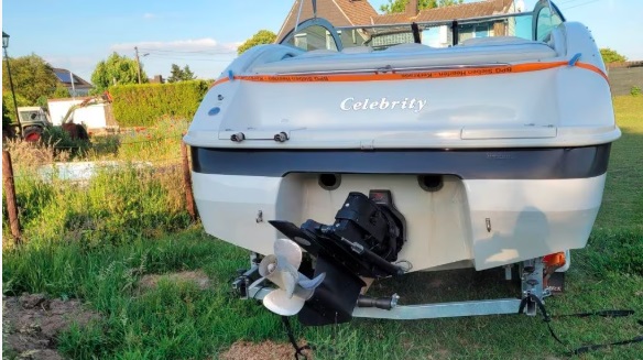 foto: 7 Celebrity 220 Cudy V85 ,7 EFI